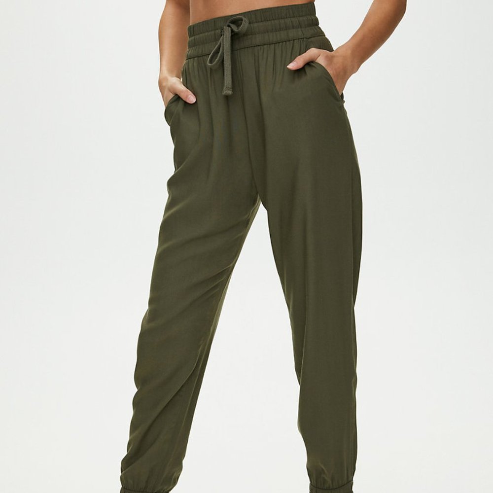 *SOLD* Aritzia TNA Grenville Pants - Picture 2 of 8